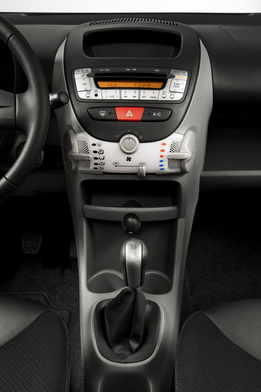  Citroen C1 5-Door 2012 года  (фото 48 из 124)